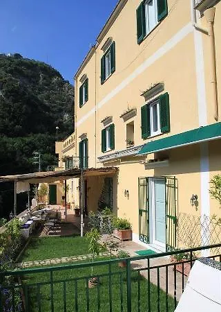 Torre Dello Ziro Hotel Pontone