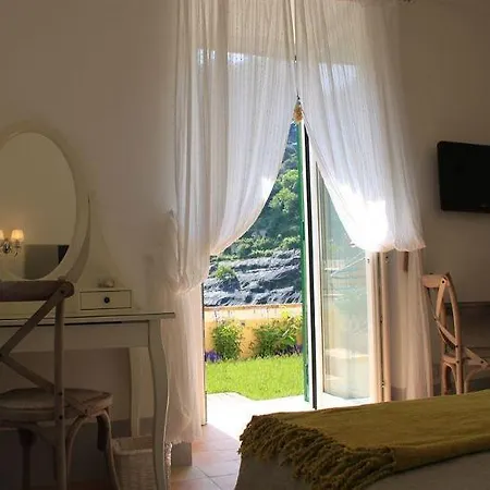 Torre Dello Ziro Hotel 2*
